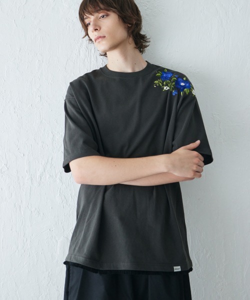 rehacer（レアセル）の「rehacer : Fringe Flower Wide CS / フリンジ フラワー ワイド カットソー（Tシャツ/カットソー・メンズ・スミクロ/ベージュ/ホワイト・MEDIUM/LARGE/X-LARGE）」の14枚目の写真