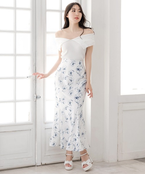 Julia Boutique(ジュリアブティック)の「パール付きデコルテオープンノースリーブニットトップス/24094(ニット/セーター・レディース・イエロー/ホワイト/ブラック・ONE)」の4枚目の写真