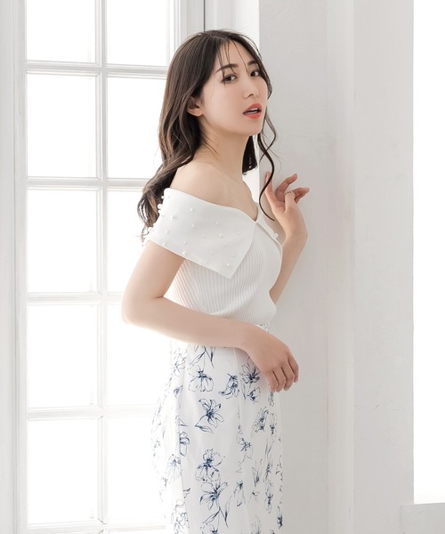 Julia Boutique(ジュリアブティック)の「パール付きデコルテオープンノースリーブニットトップス/24094(ニット/セーター・レディース・イエロー/ホワイト/ブラック・ONE)」の7枚目の写真