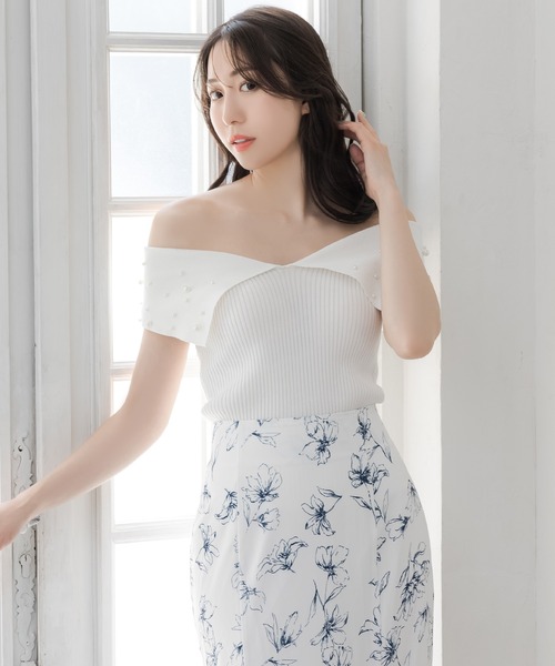 Julia Boutique(ジュリアブティック)の「パール付きデコルテオープンノースリーブニットトップス/24094(ニット/セーター・レディース・イエロー/ホワイト/ブラック・ONE)」の9枚目の写真