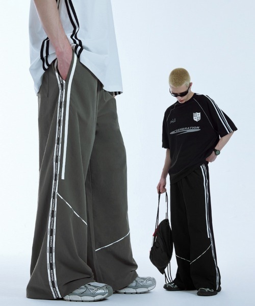 Ressaca（レサーカ）の「2Wayサイドライントラックパンツ ワイドストレートシルエット（その他パンツ・メンズ・ブラック/チャコール・XL/L/M）」の3枚目の写真