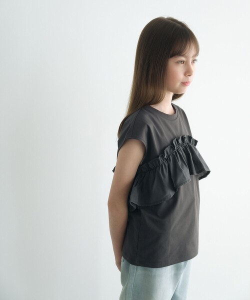 green label relaxing（グリーンレーベルリラクシング）の「TJ カット×布帛 フリルノースリーブ / キッズ  140cm-160cm -吸水速乾-（タンクトップ・キッズ・ダークグレー/ライラック/オフホワイト・150cm/160cm/140cm）」の2枚目の写真