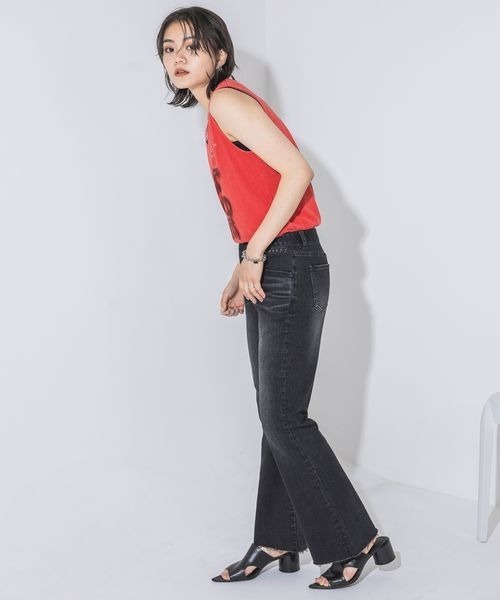 JEANASIS（ジーナシス）の「スタッズフレアデニム/136197（デニムパンツ・レディース・ブラック/ブルー/グレー・SMALL/MEDIUM）」の4枚目の写真