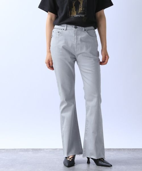 JEANASIS（ジーナシス）の「スタッズフレアデニム/136197（デニムパンツ・レディース・ブラック/ブルー/グレー・SMALL/MEDIUM）」の19枚目の写真