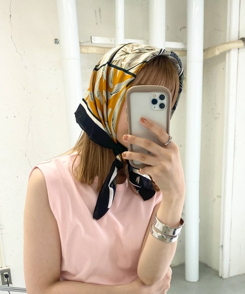 SMELLY（スメリー）の「アソートプリントスカーフ（バンダナ/スカーフ・レディース・ブラック系その他/グリーン系その他・-）」の2枚目の写真