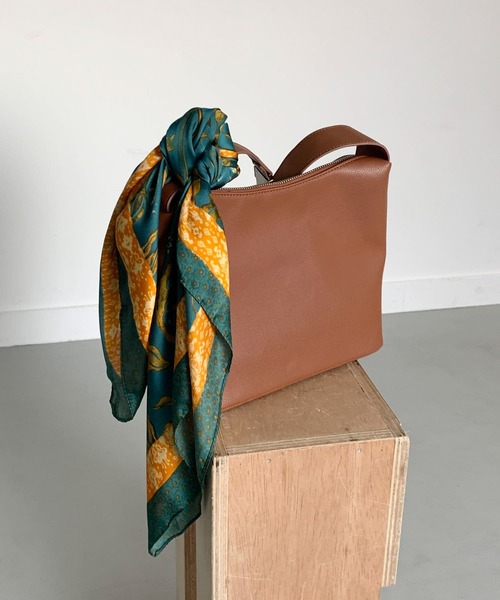 SMELLY（スメリー）の「アソートプリントスカーフ（バンダナ/スカーフ・レディース・ブラック系その他/グリーン系その他・-）」の12枚目の写真