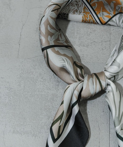 SMELLY（スメリー）の「アソートプリントスカーフ（バンダナ/スカーフ・レディース・ブラック系その他/グリーン系その他・-）」の17枚目の写真