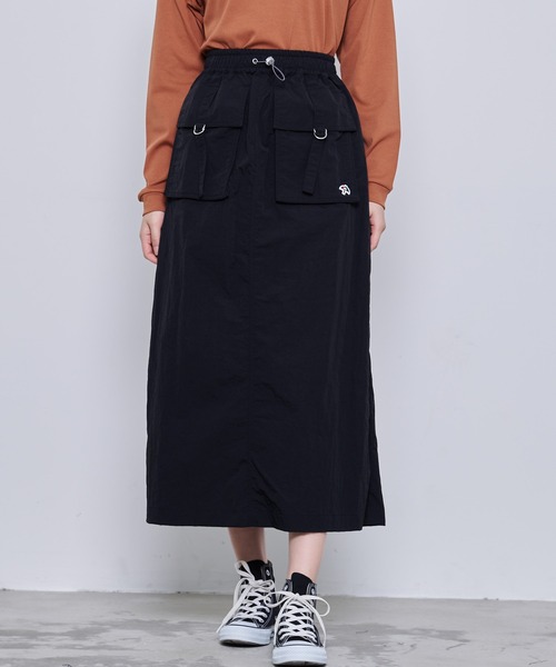 Arnold Palmer（アーノルドパーマー）の「アウトポケット カーゴスカート（スカート・レディース・ベージュ/ブラック・S/M/L）」の2枚目の写真