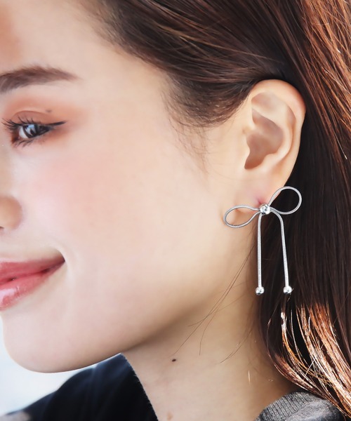 abaskdesign(アバスクデザイン)の「金属アレルギー対応 リボンピアス(ピアス(両耳用)・レディース・ゴールド/シルバー・FREE)」の2枚目の写真