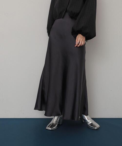 SENSE OF PLACE by URBAN RESEARCH（センスオブプレイスバイアーバンリサーチ）の「『WEB/一部店舗限定サイズ』ナローサテンスカート（スカート・レディース・チャコールグレー/カーキ/アイボリー/ライトピンク/ブラック/ブラウン・MEDIUM/SMALL/TALL）」の10枚目の写真