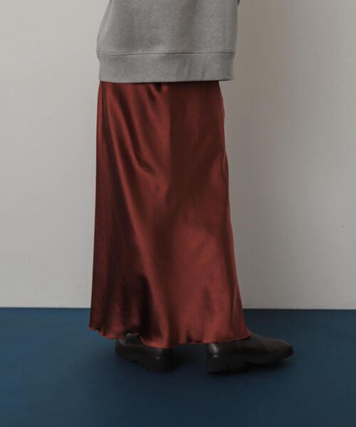 SENSE OF PLACE by URBAN RESEARCH(センスオブプレイスバイアーバンリサーチ)の「『WEB/一部店舗限定サイズ』ナローサテンスカート(スカート・レディース・チャコールグレー/カーキ/アイボリー/ライトピンク/ブラック/ブラウン・MEDIUM/SMALL/TALL)」の8枚目の写真