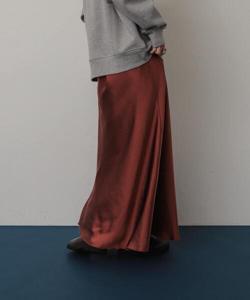 SENSE OF PLACE by URBAN RESEARCH(センスオブプレイスバイアーバンリサーチ)の「『WEB/一部店舗限定サイズ』ナローサテンスカート(スカート・レディース・チャコールグレー/カーキ/アイボリー/ライトピンク/ブラック/ブラウン・MEDIUM/SMALL/TALL)」の10枚目の写真