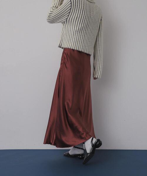 SENSE OF PLACE by URBAN RESEARCH(センスオブプレイスバイアーバンリサーチ)の「『WEB/一部店舗限定サイズ』ナローサテンスカート(スカート・レディース・チャコールグレー/カーキ/アイボリー/ライトピンク/ブラック/ブラウン・MEDIUM/SMALL/TALL)」の15枚目の写真