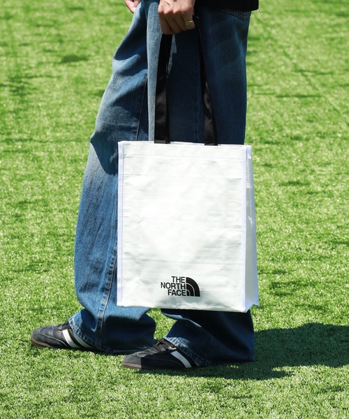 THE NORTH FACE（ザノースフェイス）の「【THE NORTH FACE/ザノースフェイス】 Tarpaulin Eco Bag / ターポリンエコバッグ　スモール（エコバッグ/サブバッグ・メンズ・ホワイト/ホワイト系その他・FREE）」の16枚目の写真