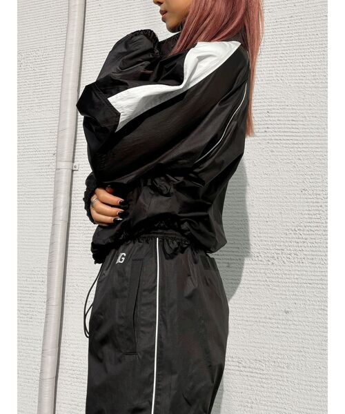 GYDA（ジェイダ）の「【WEB限定】【TINY低身長さん向け】Symmetry GYDAラインショートトラックジャケット（ブルゾン・レディース・ブラック/オフホワイト・FREE）」の8枚目の写真