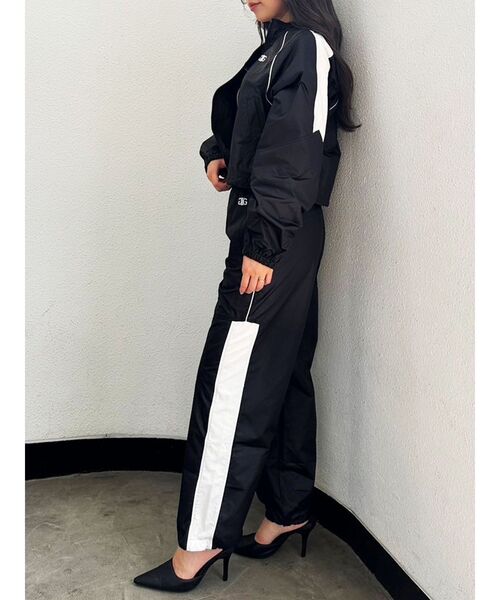 GYDA（ジェイダ）の「【WEB限定】【TINY低身長さん向け】Symmetry GYDAラインショートトラックジャケット（ブルゾン・レディース・ブラック/オフホワイト・FREE）」の17枚目の写真