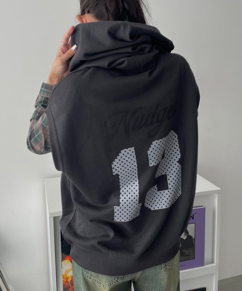 SHAGGIE(シャギー)の「フード付きノースリオーバースウェット(スウェット・レディース・チャコールグレー/ボルドー・FREE)」の11枚目の写真