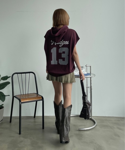 SHAGGIE(シャギー)の「フード付きノースリオーバースウェット(スウェット・レディース・チャコールグレー/ボルドー・FREE)」の19枚目の写真