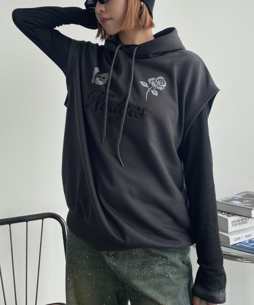 SHAGGIE(シャギー)の「フード付きノースリオーバースウェット(スウェット・レディース・チャコールグレー/ボルドー・FREE)」の6枚目の写真