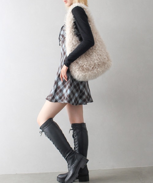 SpRay（スプレイ）の「フェザートートバッグ（トートバッグ・レディース・ベージュ/アイボリー/ブラック・FREE）」の4枚目の写真