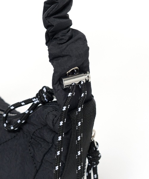 niko and...（ニコアンド）の「オリジナルお財布月型ショルダーバッグ（ショルダーバッグ・レディース・レッド/ブラック/シルバー・0）」の15枚目の写真