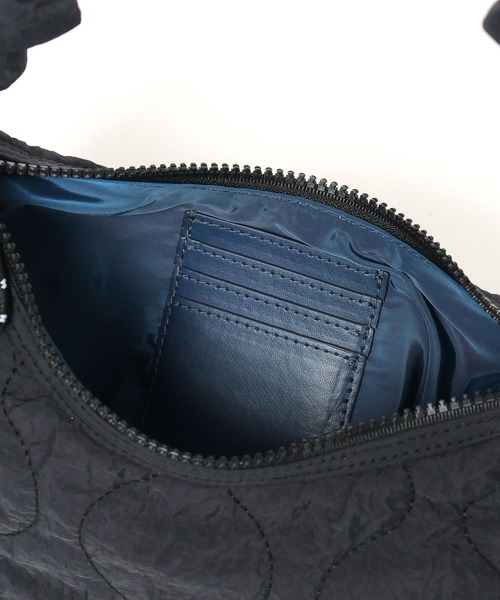 niko and...（ニコアンド）の「オリジナルお財布月型ショルダーバッグ（ショルダーバッグ・レディース・レッド/ブラック/シルバー・0）」の21枚目の写真