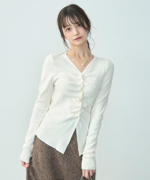 TITTY&CO.（ティティーアンドコー）の「フロントギャザーニットカーディガン（カーディガン/ボレロ・レディース・キャメル/アイボリー/グレー・FREE）」の19枚目の写真