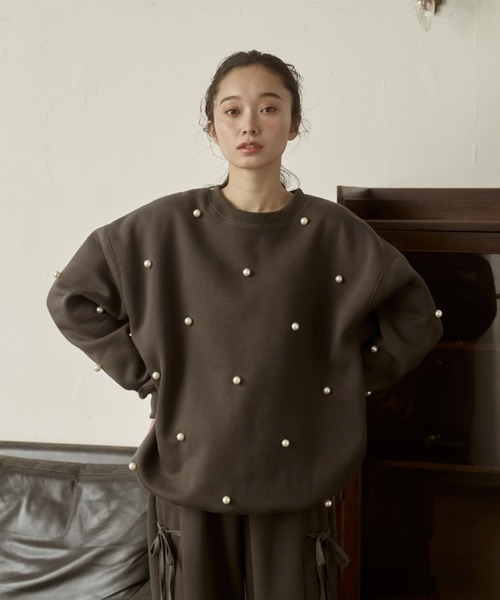 moi tytto(モイテュット)の「パールルーズスウェット(スウェット・レディース・ナチュラル/チャコールグレー/ブラウン・FREE)」の17枚目の写真