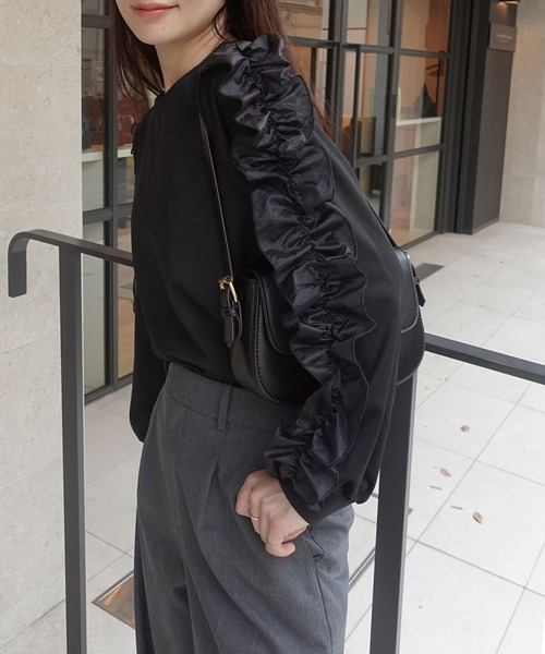 CORNERS(コーナーズ)の「袖オーガンジーフリルプルオーバー(Tシャツ/カットソー・レディース・ブラック/ホワイト・M)」の4枚目の写真