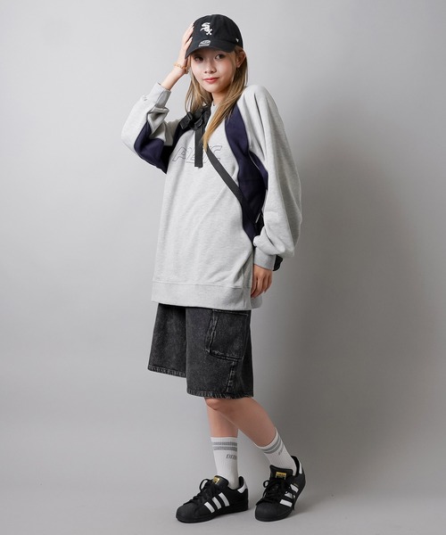 SPINNS（スピンズ）の「POETICロゴ パイピング切替ユニフォームデザインスウェット（スウェット・レディース・ブラック/杢グレー/ネイビー/ピンク・ONESIZE）」の8枚目の写真