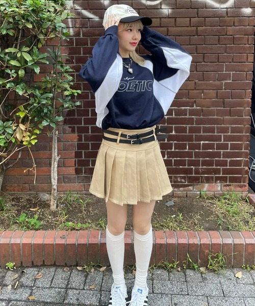 SPINNS（スピンズ）の「POETICロゴ パイピング切替ユニフォームデザインスウェット（スウェット・レディース・ブラック/杢グレー/ネイビー/ピンク・ONESIZE）」の19枚目の写真