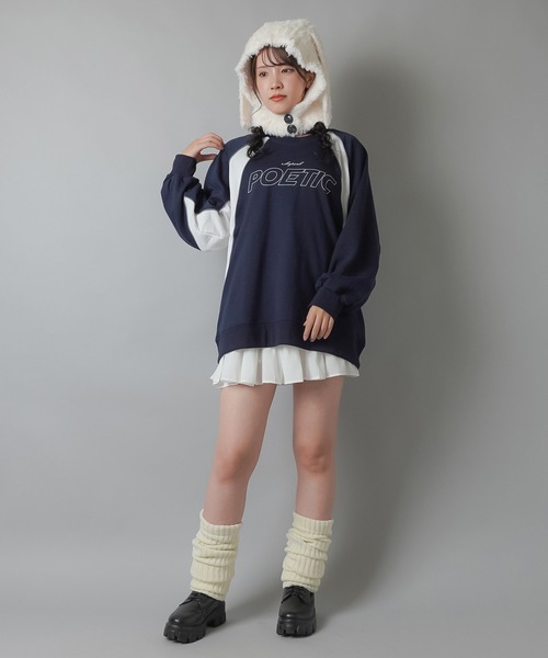 SPINNS（スピンズ）の「POETICロゴ パイピング切替ユニフォームデザインスウェット（スウェット・レディース・ブラック/杢グレー/ネイビー/ピンク・ONESIZE）」の17枚目の写真