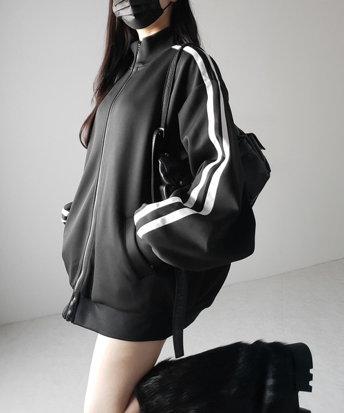 me+em select(ミームセレクト)の「【 無地/配色を選べる2color 】サイドラインオーバーサイズトラックジャケット / sideline oversize track jacket ※※(ブルゾン・レディース・ブラック系2/ブラック系1・FREE)」の13枚目の写真