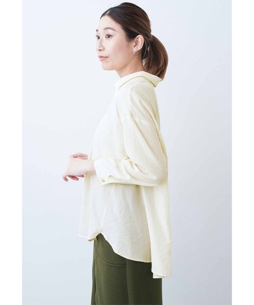 IEDIT（イディット）の「ＩＥＤＩＴ　リラクシーシルエットのきちんと見えスキッパーシャツブラウス（シャツ/ブラウス・レディース・ネイビー/オフホワイト/ベージュ・MEDIUM/X-LARGE/LARGE/XX-LARGE/SMALL/XXX-LARGE）」の5枚目の写真