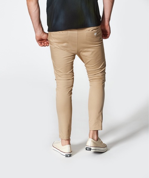 ACANTHUS(アカンサス)の「ACANTHUS:Easy Tight Pants(スラックス・メンズ・ベージュ/ブラック/チャコールグレー・S/M/L/XL)」の15枚目の写真