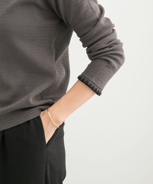 URBAN RESEARCH DOORS（アーバンリサーチドアーズ）の「刺繍ワッフルTシャツ（Tシャツ/カットソー・レディース・チャコールグレー/アイボリー・MEDIUM）」の18枚目の写真