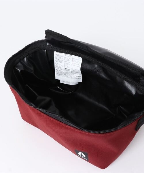 NIXON（ニクソン）の「【NIXON/ニクソン】Siesta Cooler Bag  再生海洋プラスチック素材　350mlサイズ6缶収納可　ショルダーバッグ（ショルダーバッグ・メンズ・ブラウン系その他・FREE）」の5枚目の写真