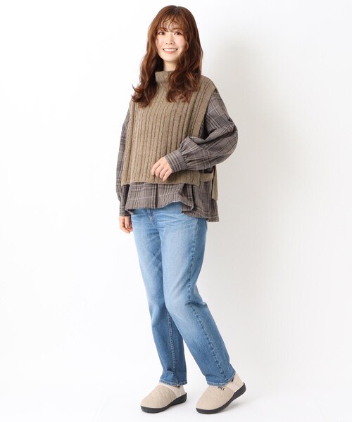 one'sterrace（ワンズテラス）の「サイド開き タートルニットベスト（ベスト・レディース・ブラック系8/ダークブラウン系8・02）」の13枚目の写真