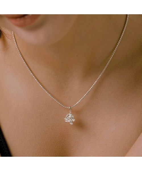 NUAVO(ヌアボ)の「White rose snake P(ネックレス・レディース・シルバー・FREE)」の2枚目の写真