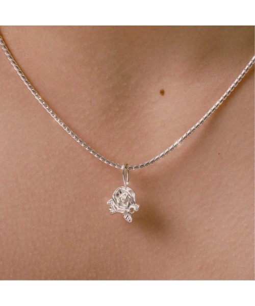 NUAVO(ヌアボ)の「White rose snake P(ネックレス・レディース・シルバー・FREE)」の6枚目の写真