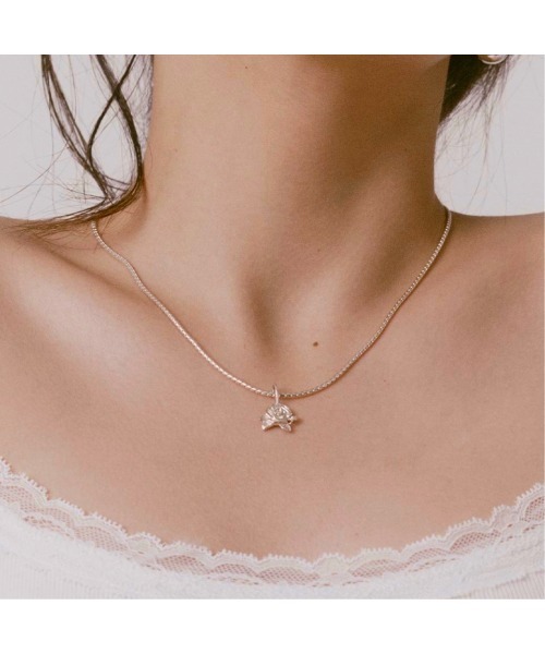 NUAVO(ヌアボ)の「White rose snake P(ネックレス・レディース・シルバー・FREE)」の7枚目の写真