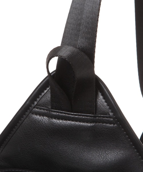 LAKOLE（ラコレ）の「ZIP縦長ボディバッグ / 253059（ボディバッグ/ウエストポーチ・メンズ・ブラック/ネイビー/グレー・FREE）」の15枚目の写真