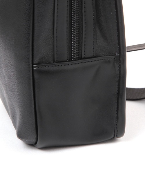 LAKOLE（ラコレ）の「ZIP縦長ボディバッグ / 253059（ボディバッグ/ウエストポーチ・メンズ・ブラック/ネイビー/グレー・FREE）」の17枚目の写真
