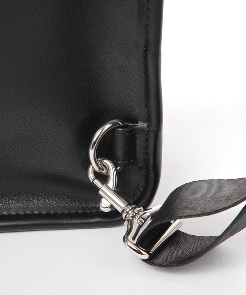 LAKOLE（ラコレ）の「ZIP縦長ボディバッグ / 253059（ボディバッグ/ウエストポーチ・メンズ・ブラック/ネイビー/グレー・FREE）」の20枚目の写真
