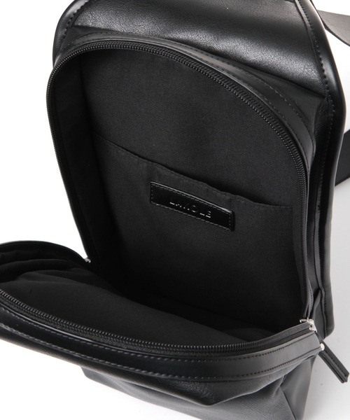 LAKOLE（ラコレ）の「ZIP縦長ボディバッグ / 253059（ボディバッグ/ウエストポーチ・メンズ・ブラック/ネイビー/グレー・FREE）」の10枚目の写真