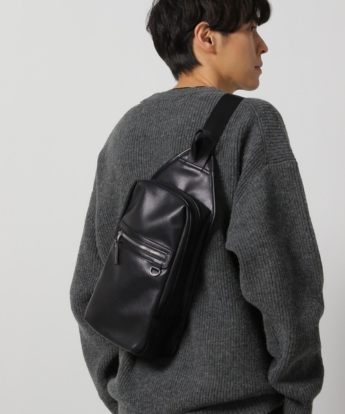 LAKOLE（ラコレ）の「ZIP縦長ボディバッグ / 253059（ボディバッグ/ウエストポーチ・メンズ・ブラック/ネイビー/グレー・FREE）」の6枚目の写真