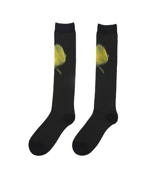 JNBY(ジェーエヌビーワイ)の「Abstract Floral Stretch Cotton-blend Socks / ソックス(ソックス/靴下・レディース・パープル/ブラック・ONE SIZE)」の1枚目の写真
