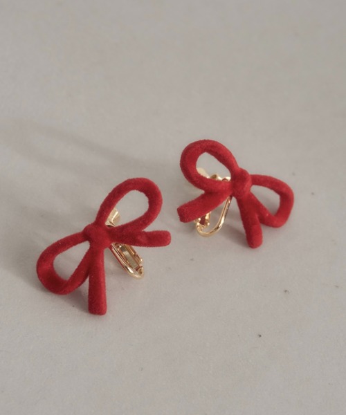 mellowneon(メロウネオン)の「スウェードリボンイヤリング(イヤリング・レディース・アイボリー/ブラック/グレー/ピンク/レッド・FREE)」の5枚目の写真