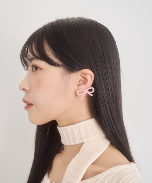 mellowneon(メロウネオン)の「スウェードリボンイヤリング(イヤリング・レディース・アイボリー/ブラック/グレー/ピンク/レッド・FREE)」の22枚目の写真