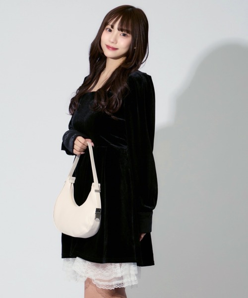 ALLuRing ChaRm（アリュリングチャーム）の「Ruffle Lace velvet Mini Dress / フリルレースベルベットミニワンピース 首紐付き（ワンピース・レディース・ブラック・M/S）」の15枚目の写真